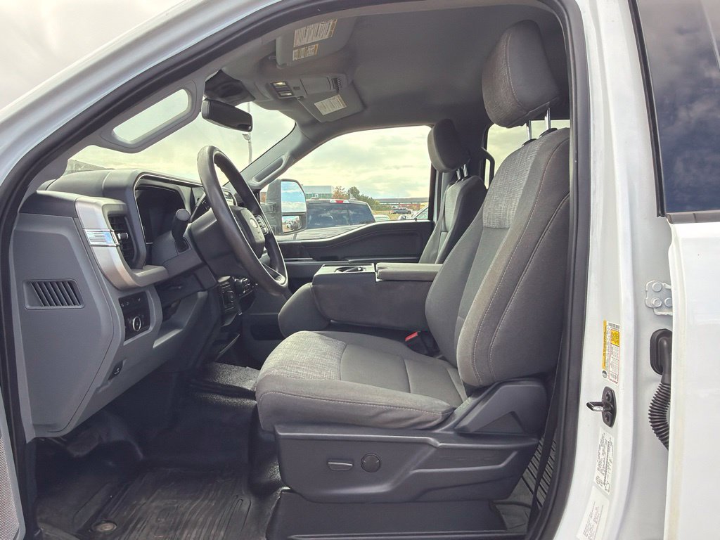 Used 2023 Ford F350 XLT w/ XLT Premium Package AWD/4WD image 8