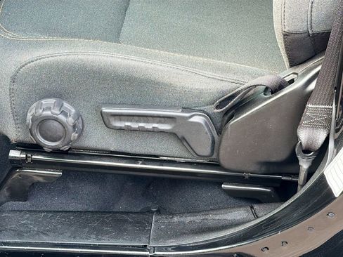 Used 2024 Jeep Wrangler Sahara image 25