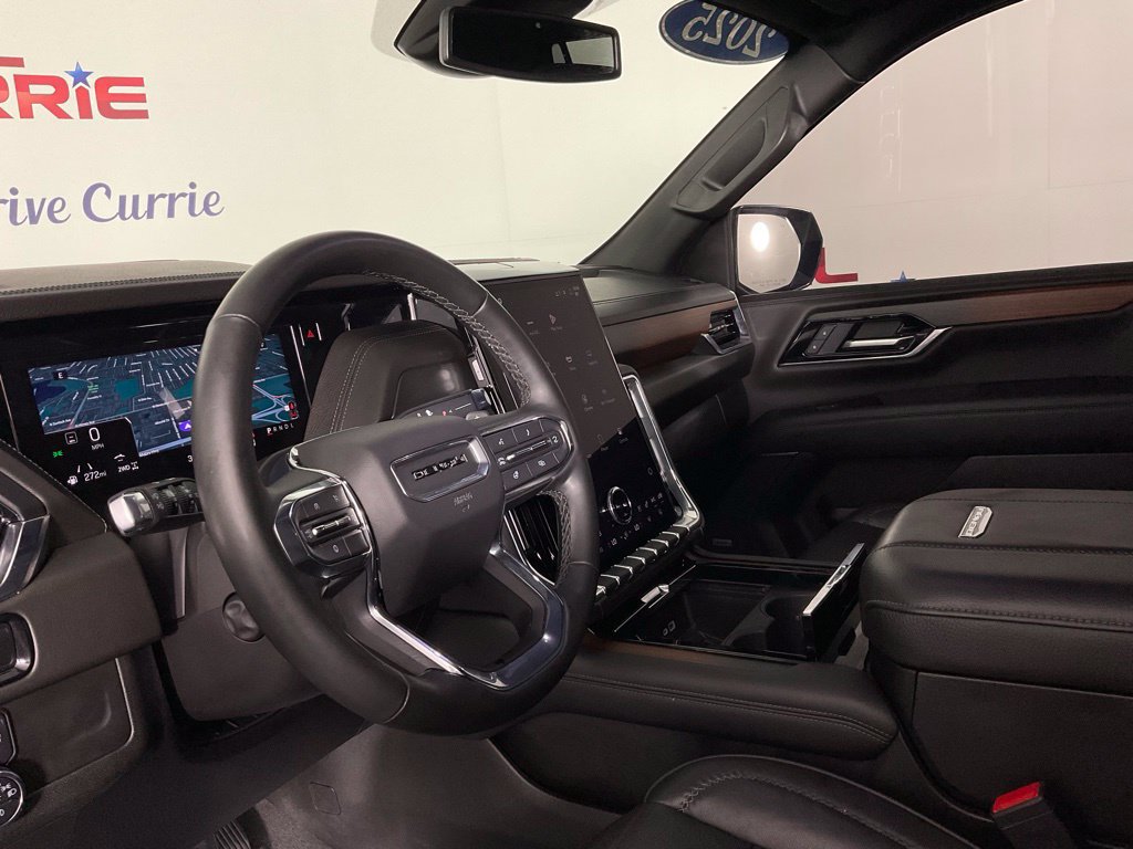 Used 2025 GMC Yukon Denali AWD/4WD image 13