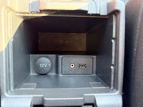 Used 2017 Ford Focus SE FWD image 20