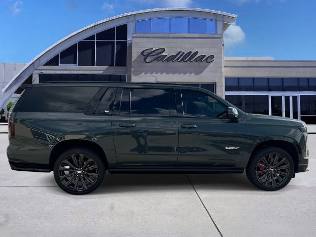 Used 2025 Cadillac Escalade ESV V AWD/4WD image 4