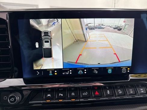 Used 2023 Chevrolet Silverado 1500 ZR2 image 26