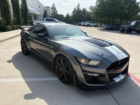 Used 2021 Ford Mustang Shelby GT500 w/ Carbon Fiber Track Pack RWD image 3