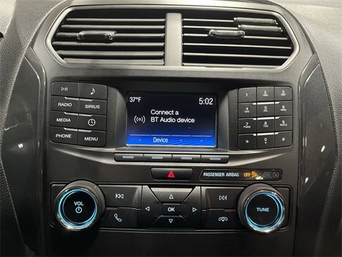 Used 2019 Ford Explorer XLT w/ Class III Trailer Tow Package image 30