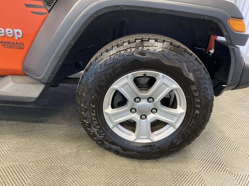 Certified 2018 Jeep Wrangler Unlimited Sport S image 43