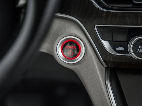 Used 2022 Honda Accord Touring image 25