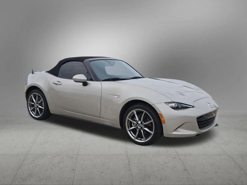 Used 2023 MAZDA MX-5 Miata Grand Touring w/ Weather Package RWD image 8