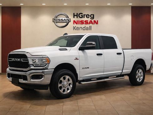 Used 2024 RAM 2500 Big Horn AWD/4WD image 3