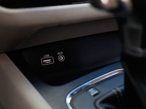 Used 2017 Kia Sedona LX w/ LX Essentials Premium Package image 41