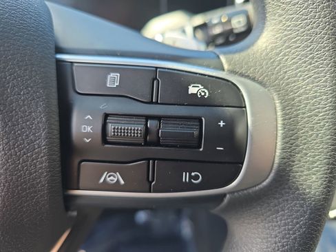 Used 2025 Kia Sportage LX image 19