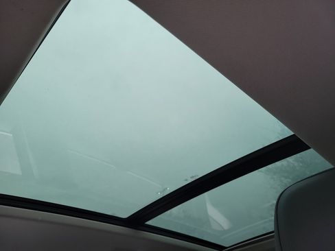 Certified 2023 Volkswagen Tiguan SE w/ Panoramic Sunroof Package FWD image 25