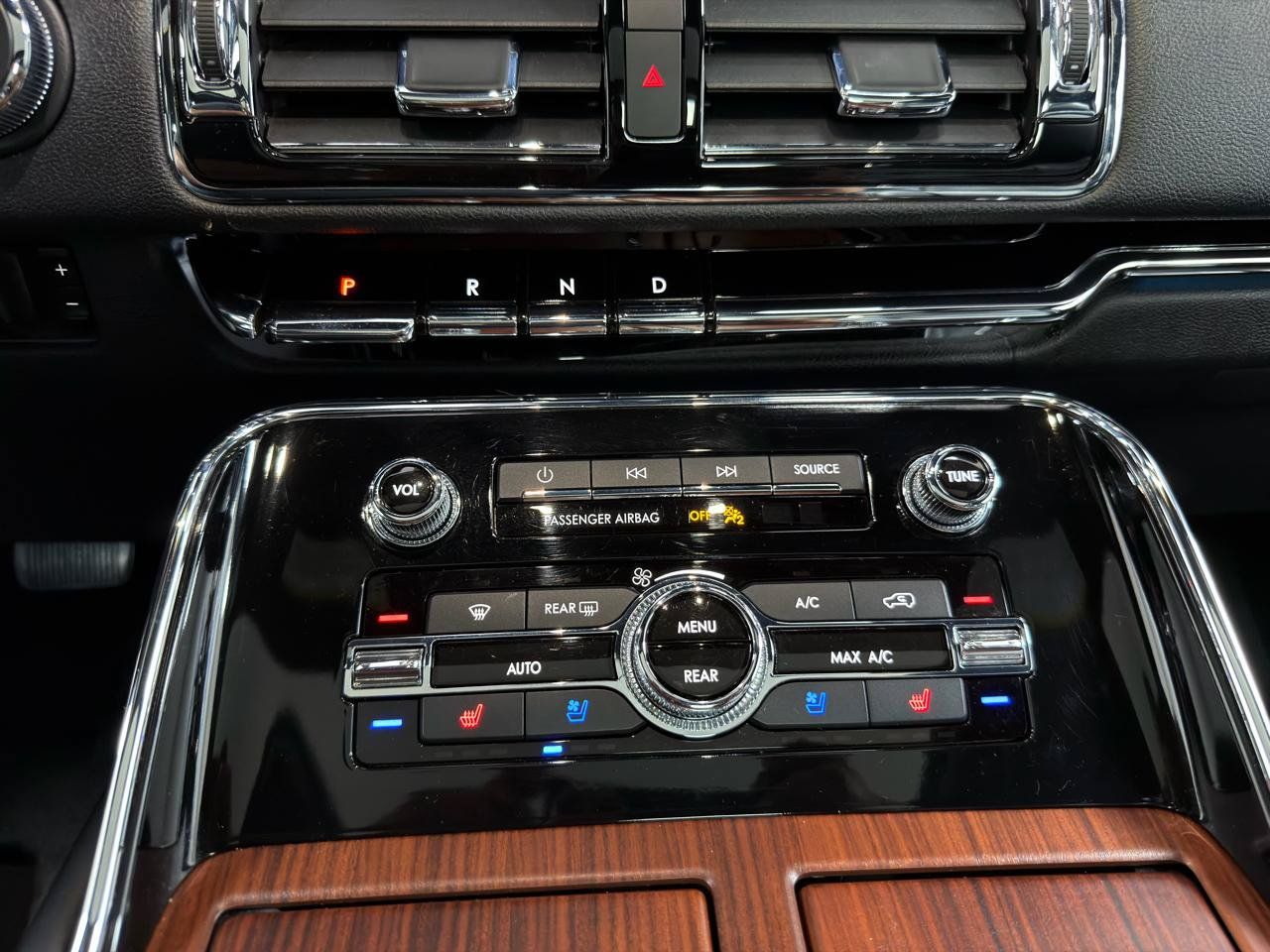 Used 2020 Lincoln Navigator Reserve w/ Luxury Package AWD/4WD image 22