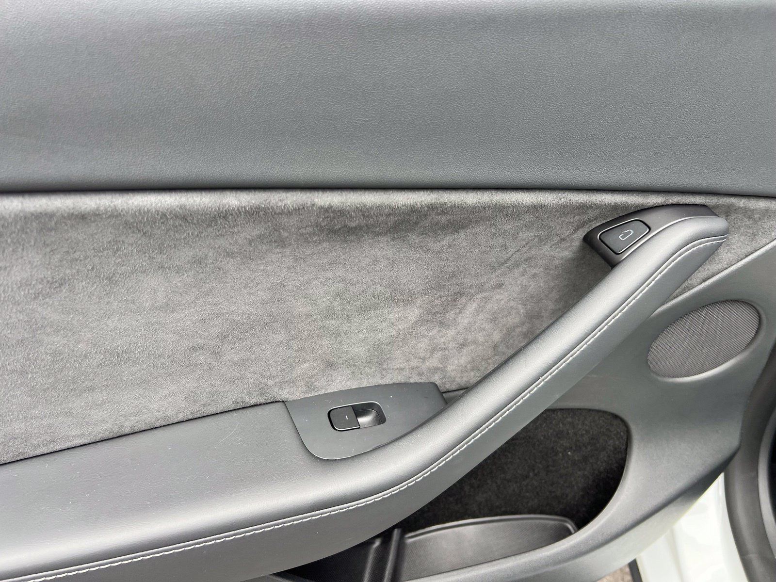 Used 2025 Tesla Model Y Long Range RWD image 51