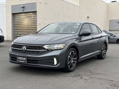 Used 2023 Volkswagen Jetta Sport FWD image 6