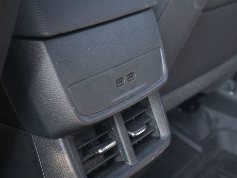 Used 2026 Chevrolet Equinox LT FWD image 32