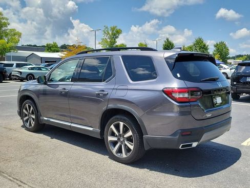 Used 2024 Honda Pilot Touring image 6
