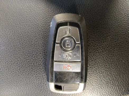 Used 2018 Ford Fusion SE FWD image 32