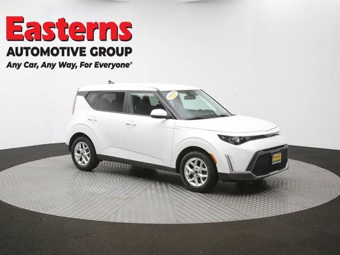 Used 2024 Kia Soul LX w/ Option Group 015 FWD image 44