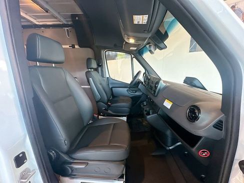 New 2026 Mercedes-Benz Sprinter 2500 image 24