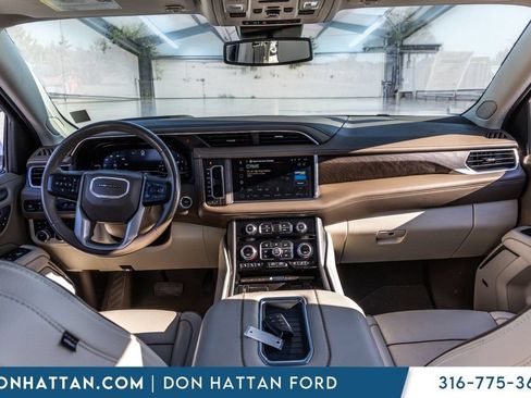 Used 2024 GMC Yukon XL Denali AWD/4WD image 5
