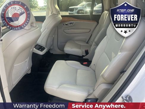 Used 2022 Volvo XC90 T6 Momentum w/ Advanced Package AWD/4WD image 14