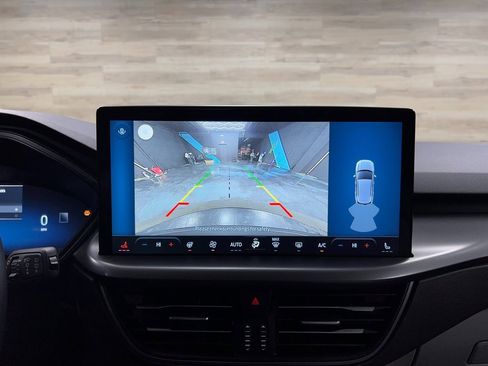 Used 2025 Ford Escape Active w/ Active Premium Tech Pack image 8