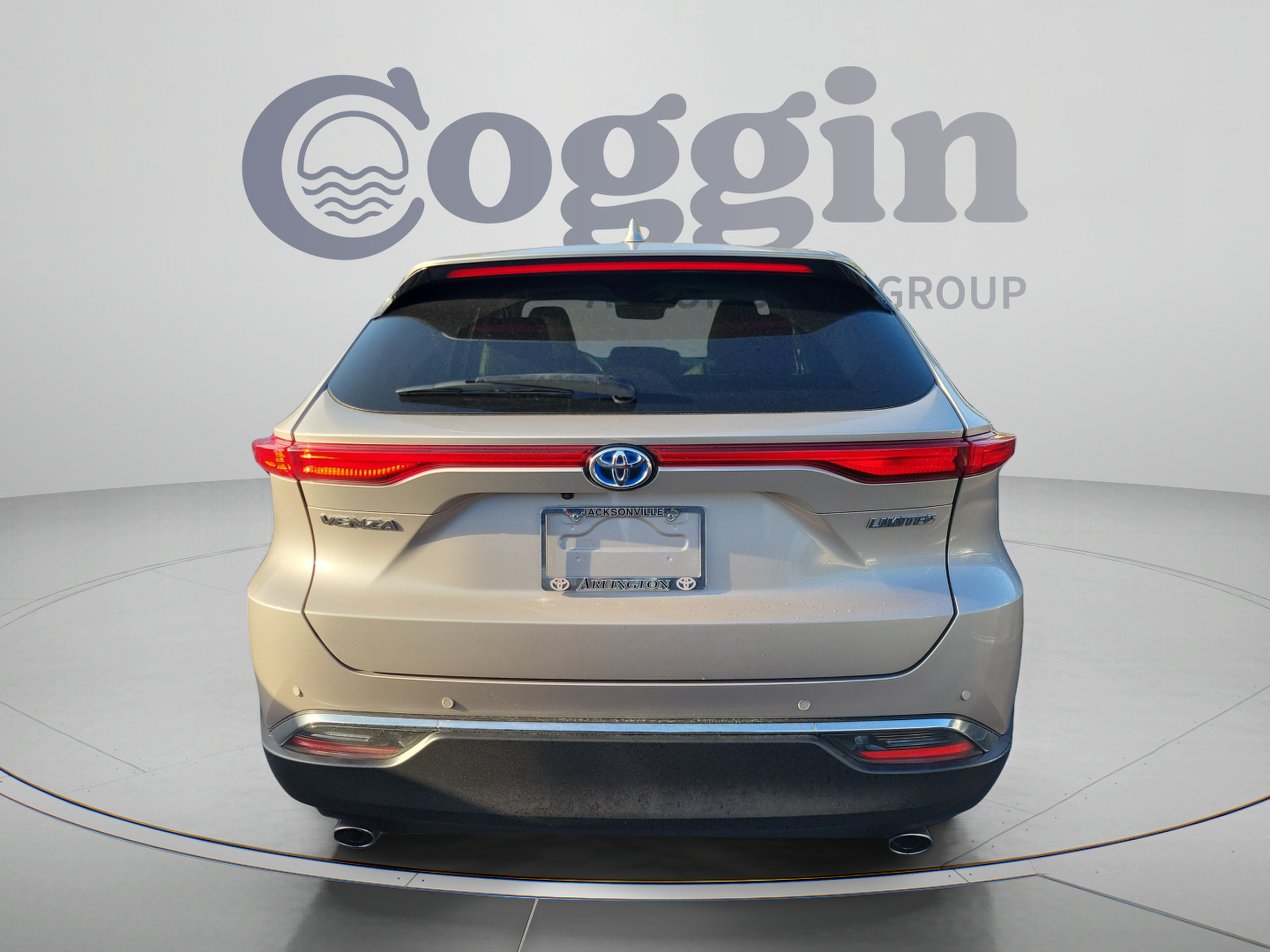 Used 2024 Toyota Venza Limited AWD/4WD image 4