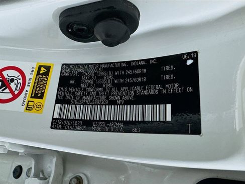 Used 2018 Toyota Highlander XLE AWD/4WD image 38
