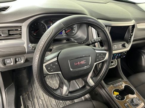Used 2022 GMC Acadia SLE w/ Driver Convenience Package FWD image 30