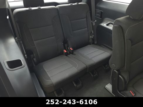 Used 2023 GMC Acadia SLE w/ Driver Convenience Package FWD image 29