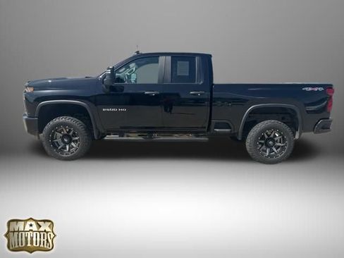 Used 2021 Chevrolet Silverado 2500 Custom w/ Custom Value Package AWD/4WD image 4