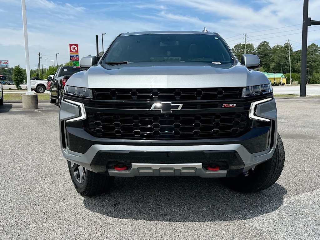 Used 2024 Chevrolet Suburban Z71 w/ Luxury Package AWD/4WD image 5