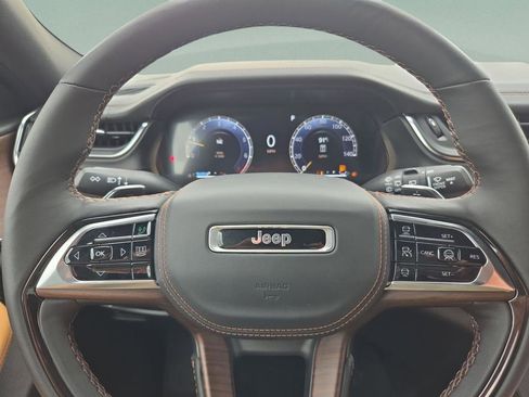 New 2025 Jeep Grand Cherokee L Summit w/ MOPAR Finishing Package AWD/4WD image 22
