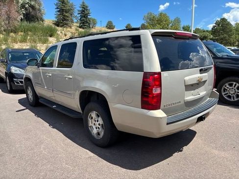 Used 2007 Chevrolet Suburban LT w/ LT Preferred Equipment Group AWD/4WD image 3