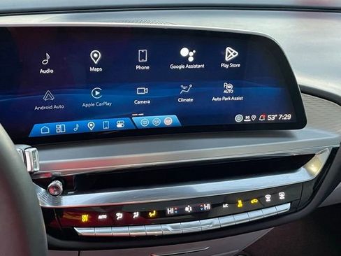 Used 2024 Cadillac Lyriq Sport image 22