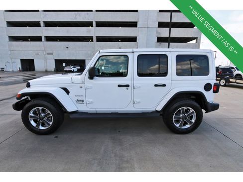 Used 2018 Jeep Wrangler Unlimited Sahara AWD/4WD image 5