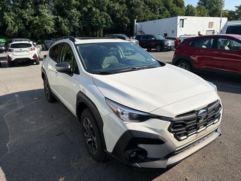 Used 2024 Subaru Crosstrek 2.0i Premium AWD/4WD image 3