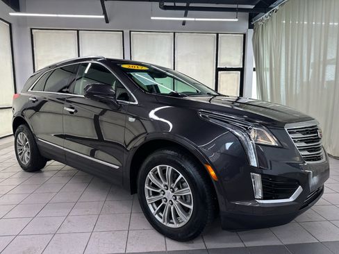 Used 2017 Cadillac XT5 Luxury AWD/4WD image 2