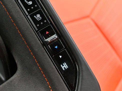 Used 2025 Chevrolet Corvette Stingray Premium Conv w/ Z51 Performance Package image 34