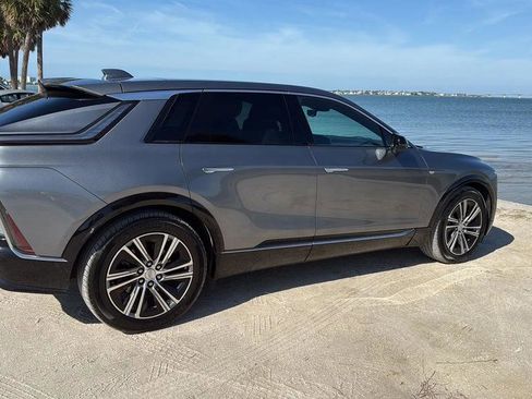 Used 2023 Cadillac Lyriq 2WD image 12