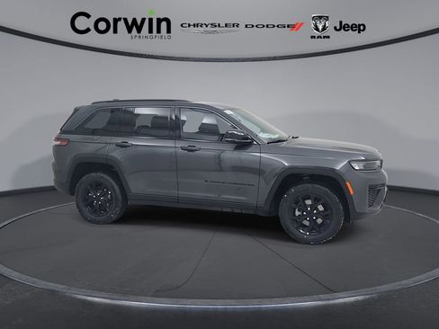 New 2026 Jeep Grand Cherokee Laredo image 1