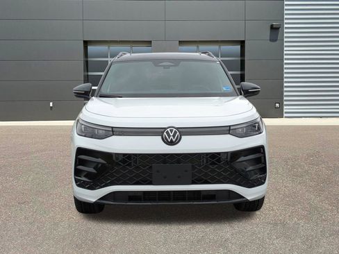 New 2026 Volkswagen Tiguan SE R-Line AWD/4WD image 2