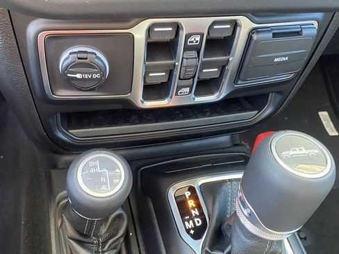 New 2025 Jeep Gladiator Sport image 23