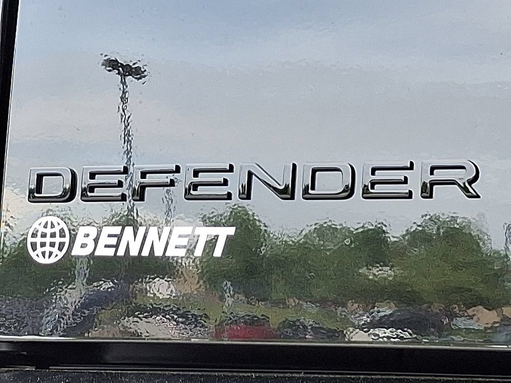 New 2026 Land Rover Defender 110 X-Dynamic SE AWD/4WD image 20