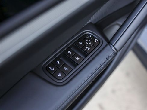 New 2026 Porsche Cayenne S image 27