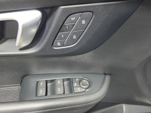 Used 2025 Buick Enclave Preferred w/ Power Package FWD image 20