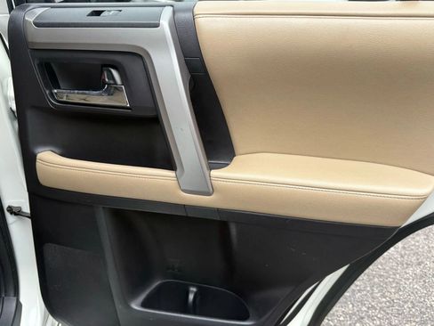 Used 2014 Toyota 4Runner Limited image 28