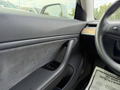 Used 2018 Tesla Model 3 Long Range RWD image 30