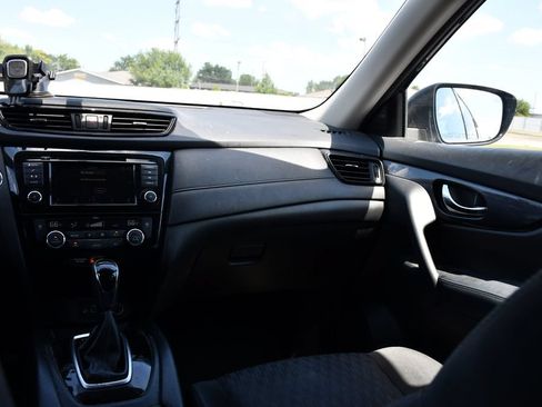 Used 2018 Nissan Rogue SV FWD image 21