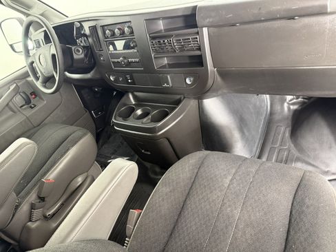 Used 2024 GMC Savana 2500 w/ Driver Convenience Package image 11
